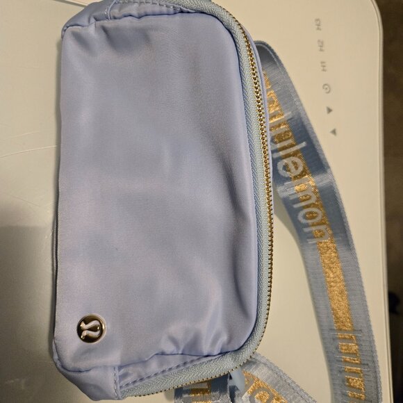 113. Lululemon Belt Bag + Dual Pouch Set – Light Blue w/Gold Wordmark | NWT - Picture 4 of 6